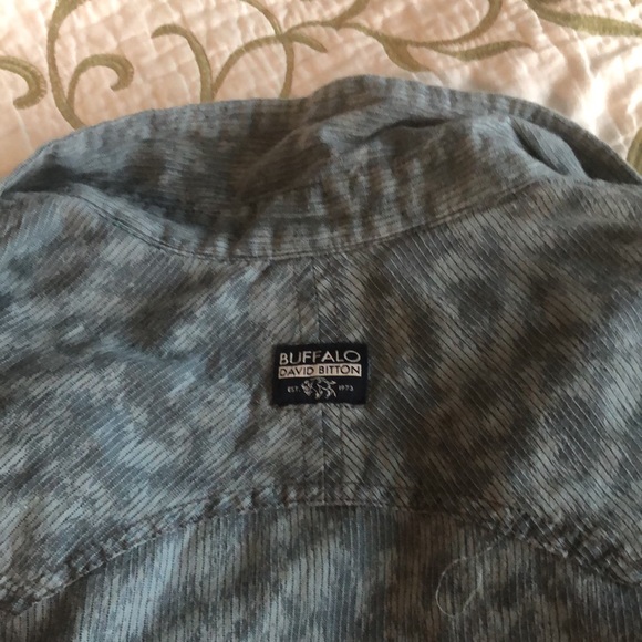 Men’s button down shirt - Picture 5 of 6